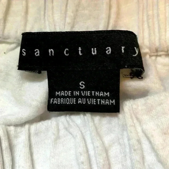 Sanctuary cropped, off shoulder, 100% cotton  top with elasticized 3/4 sleeves. - Picture 3 of 7